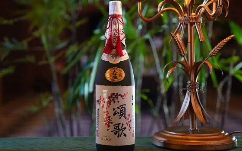 Phiên bản 1800ml phù hợp để biếu tặng hoặc những bữa tiệc sang trọng.